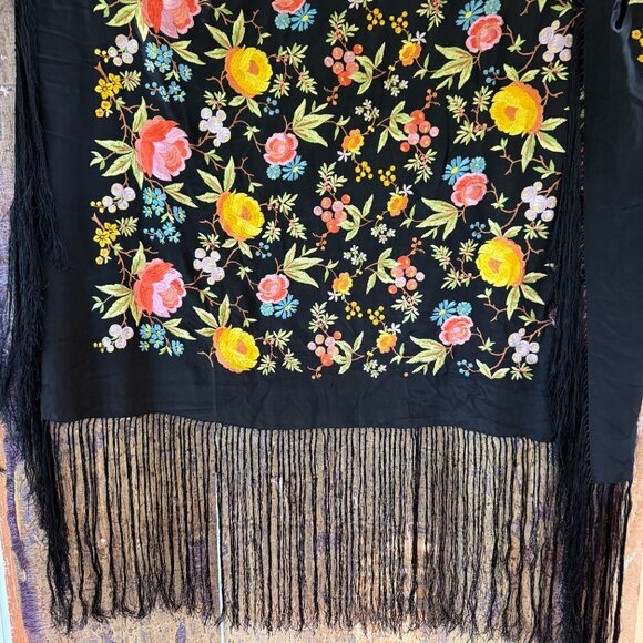 Antique Chinese Silk Hand Embroidered Piano Shawl - Picture 5 of 11